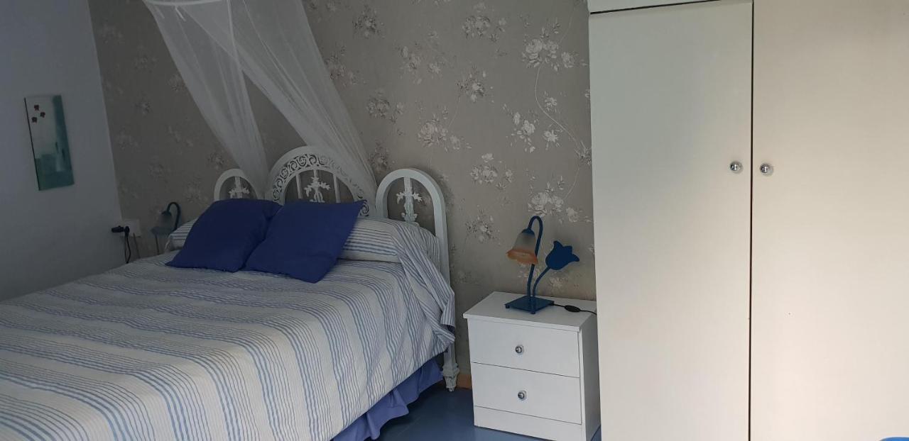 En Finca Las Dunas Dos Chalets Con Jacuzzis En Primera Linea De Playa , Uno De 4 Dormitorios Y Otro De 2 Dormitorios, Llama Al Seiscientos Veintisiete Cuatrocientos Diecisiete Trescientos Noventa Y Ocho Rota Eksteriør bilde